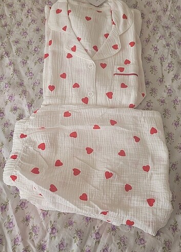 Kalpli yumuşak pijama 