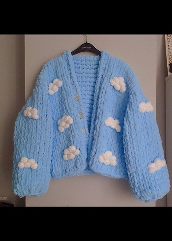 Bulut desenli mavi örgü kadın hırka - Görsel 2