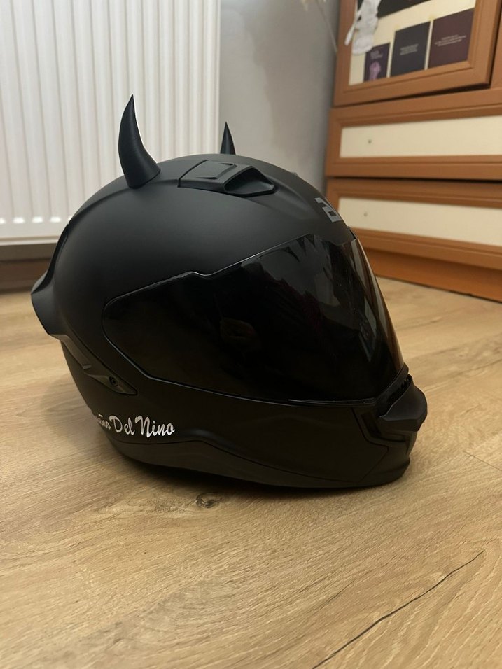 Yeni Siyah Motosiklet Kaskı + buff + süs - Görsel 2