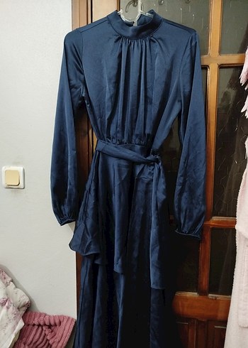 Lacivert kemerli tesettür elbise - Görsel 3