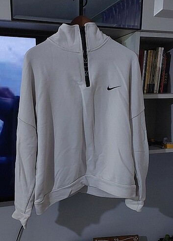 Nike sweatshirt