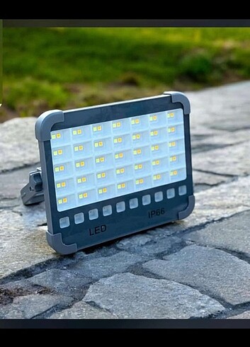 Güneş Enerjili Led Projektör