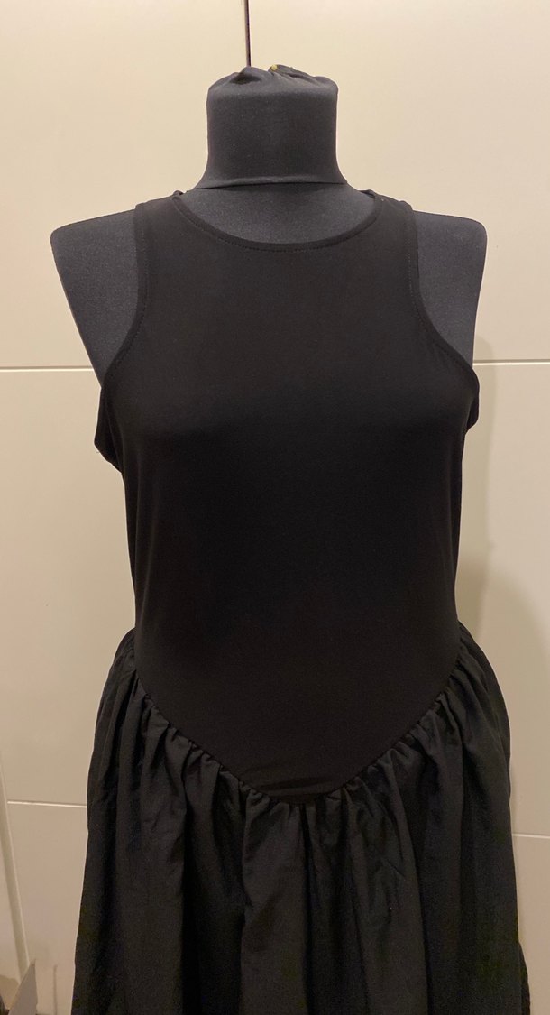 Siyah Uzun Drapeli Gotik Elbise - Görsel 3