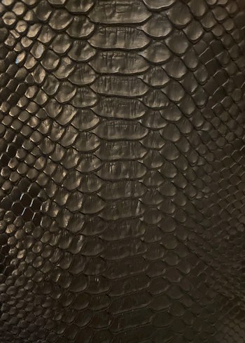 Kadın Siyah Yılan Derisi Görünümlü Sırt Çantası - Görsel 2