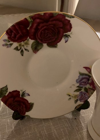 Bordo Çiçek Desenli Porselen Fincan ve Tabak - Görsel 4