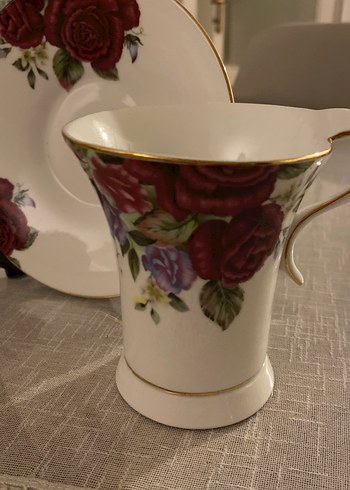 Bordo Çiçek Desenli Porselen Fincan ve Tabak - Görsel 2