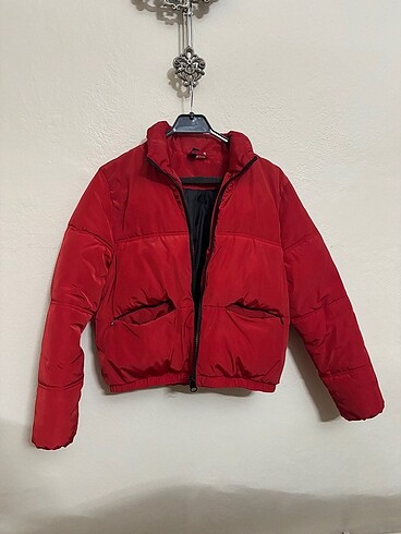 H&M kırmızı şişme mont
