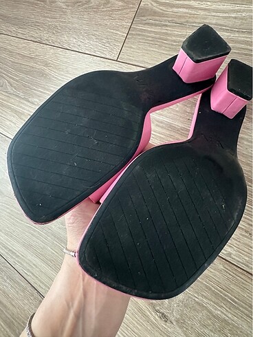 38 Beden pembe Renk Orjinal zara kısa topuklu sandalet 38
