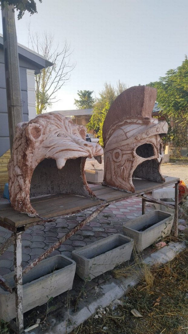 Aslan ve Miğfer Figürlü El Yapımı özel tasarım barbekü - Görsel 2