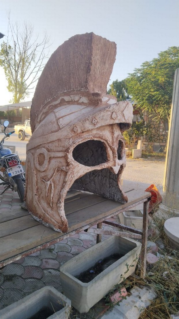 Aslan ve Miğfer Figürlü El Yapımı özel tasarım barbekü - Görsel 3