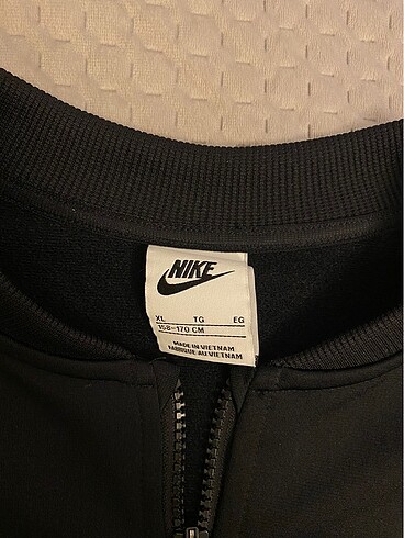 xl Beden nike hırka