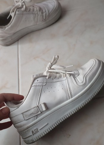 Beyaz Kadın Sneaker Elastik Detaylı