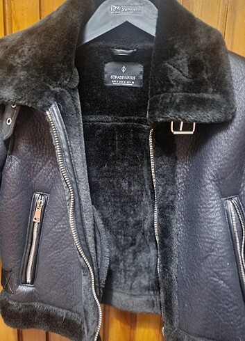s Beden siyah Renk Stradivarius Kısa Mont Biker Ceket Sunni Deri/Sunni Kurk