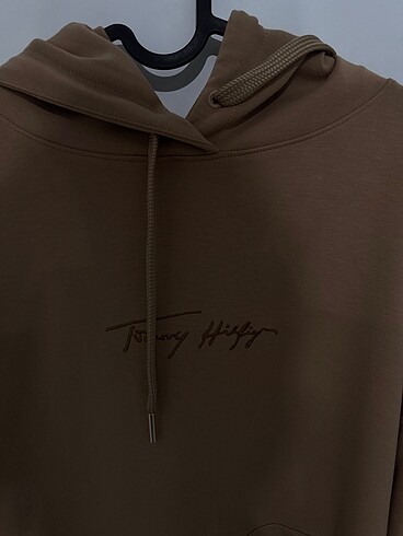 l Beden Tommy sweatshirt