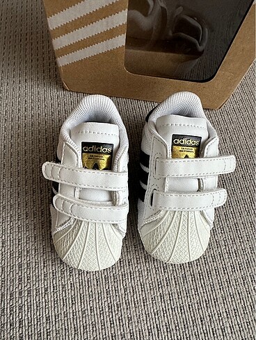 Adidas İlk adım ayakkabısı