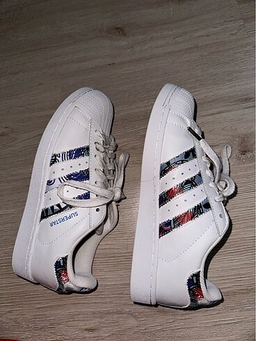37 Beden beyaz Renk Adidas süperstar ithal