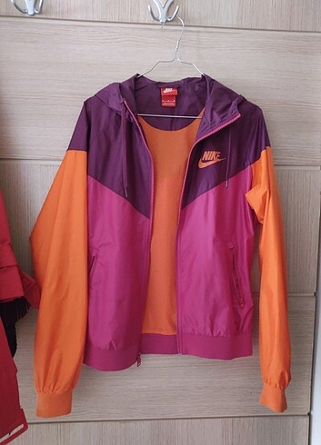 Nike yagmurluk 