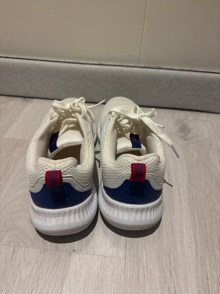 Kinetix Ayakkabı - Görsel 2