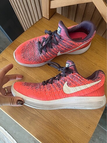 38,5 Beden Nike spor ayakkabı