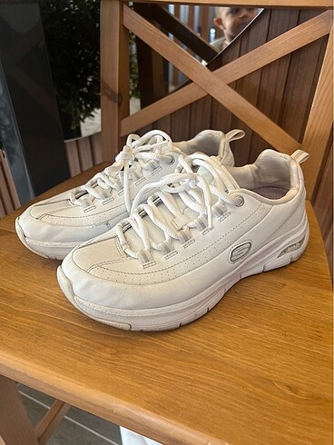 Skechers