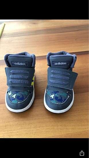 Adidas spor ayakkabısı