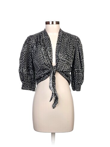 Zara Bluz %70 İndirimli.