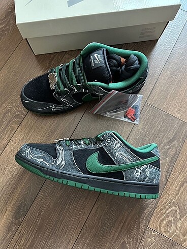 Nike Nike SB Dunk Low There Skateboards 44