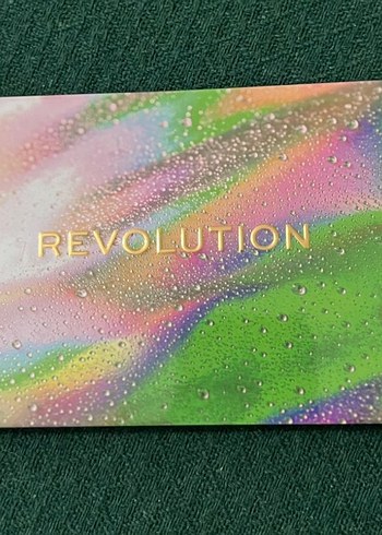 Revolution Çok Far Paleti