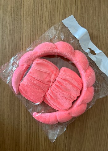 Diğer Pembe saç tacı ve bilek bandı