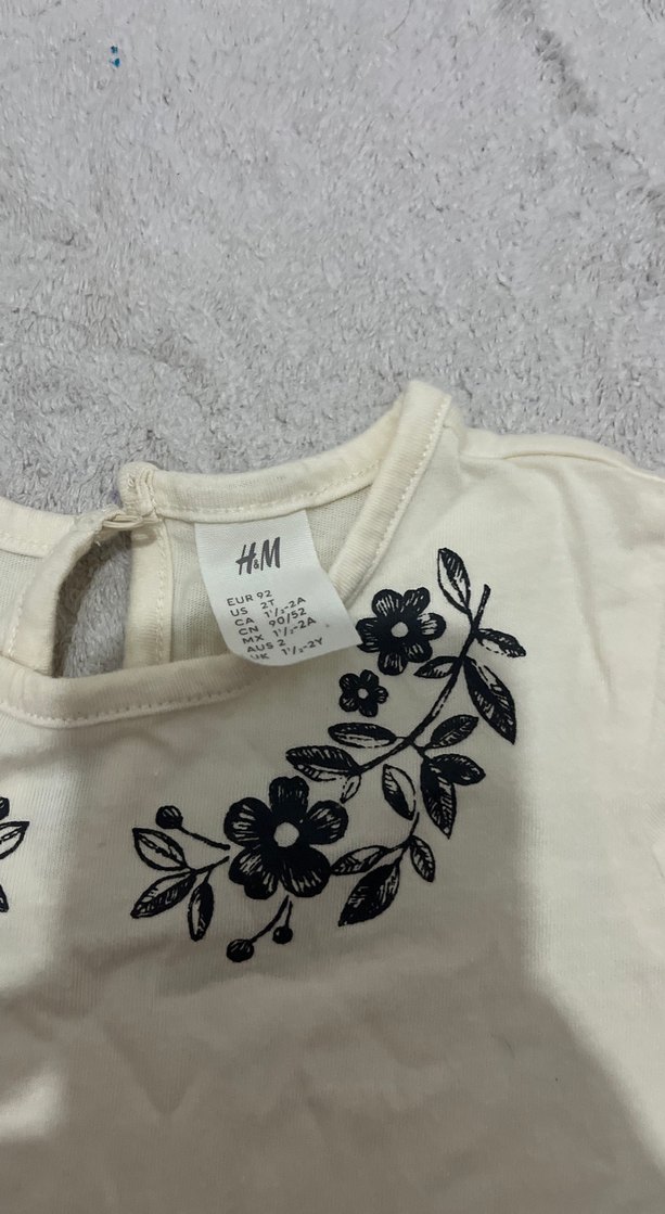 Nakışlı Beyaz Kız Tişörtü - Görsel 2