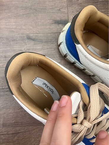 39 Beden İpekyol sneaker