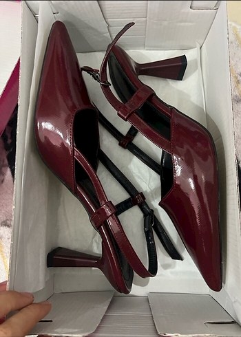 Bordo Tokalı Kadın Stiletto