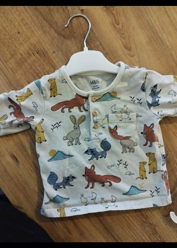 Marks & Spencer 6 Ay