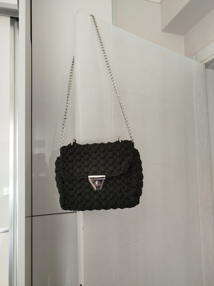 Zincir Detaylı Siyah Örgü Kadın Çanta - Görsel 2