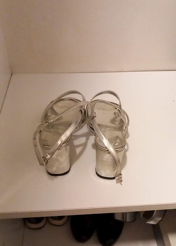 Metalik Gri Kadın Dolgu Topuklu Sandalet - Görsel 2