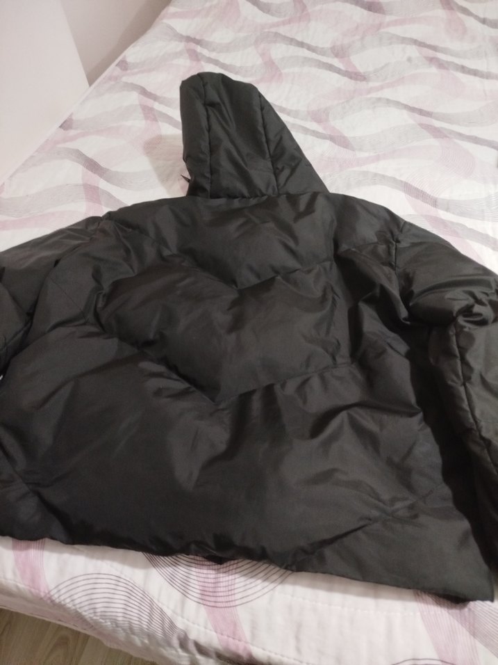 Siyah Kapüşonlu Kadın Kışlık Mont - Görsel 4