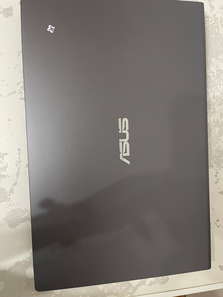 Gri ASUS Laptop - Görsel 2