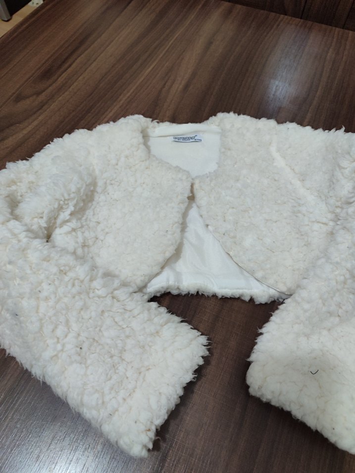 Kız Çocuk Beyaz Kürk Detaylı Bolero - Görsel 2