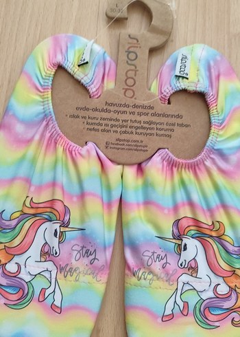 Pastel renkli tie-dye desenli bebek önlüğü