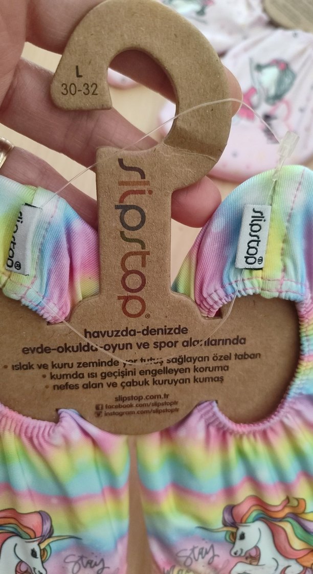 Pastel renkli tie-dye desenli bebek önlüğü - Görsel 3