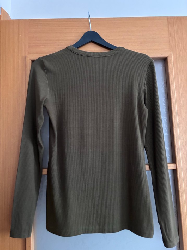 Düğmeli Uzun Kollu Kadın Hırka - Görsel 2