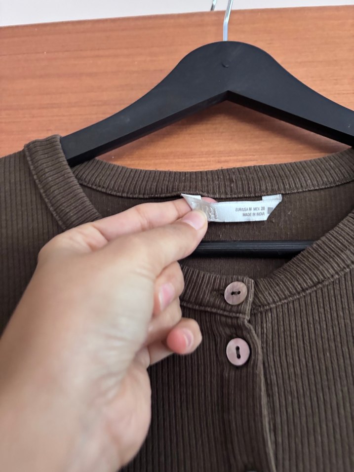 Düğmeli Uzun Kollu Kadın Hırka - Görsel 3