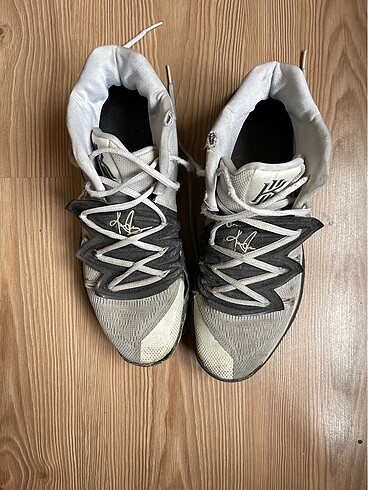 Nike Nike Kyrie 5