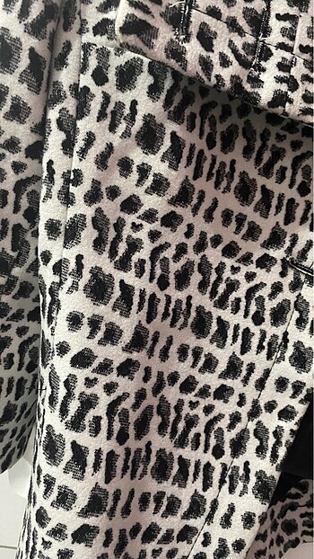 Zara Siyah beyaz leopar kaban