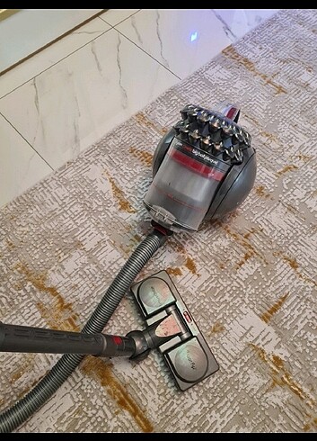 Dyson kablolu süpürge