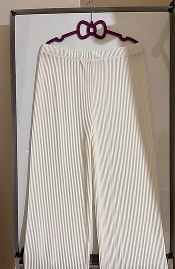 Beyaz fitilli ince yazlık pantolon