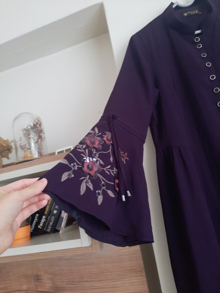 Mor İşlemeli Uzun Kadın pardesu - Görsel 2