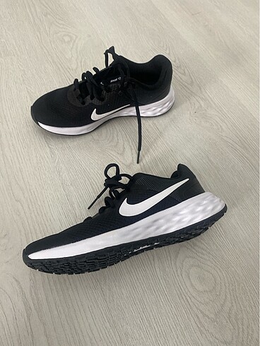 Nike spor ayakkabı