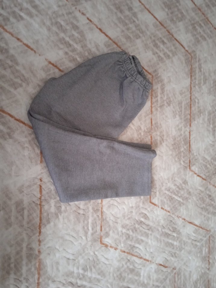 Kız Çocuk Gri Örme Sweatshirt ve Eşofman Takımı - Görsel 3