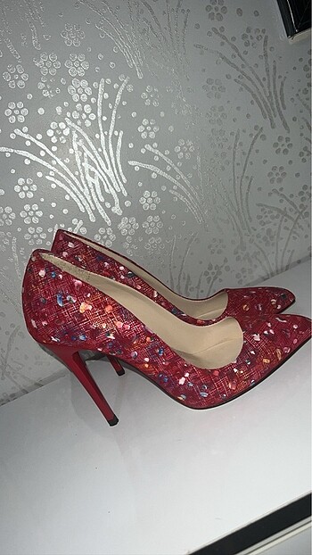 37 Beden Stiletto